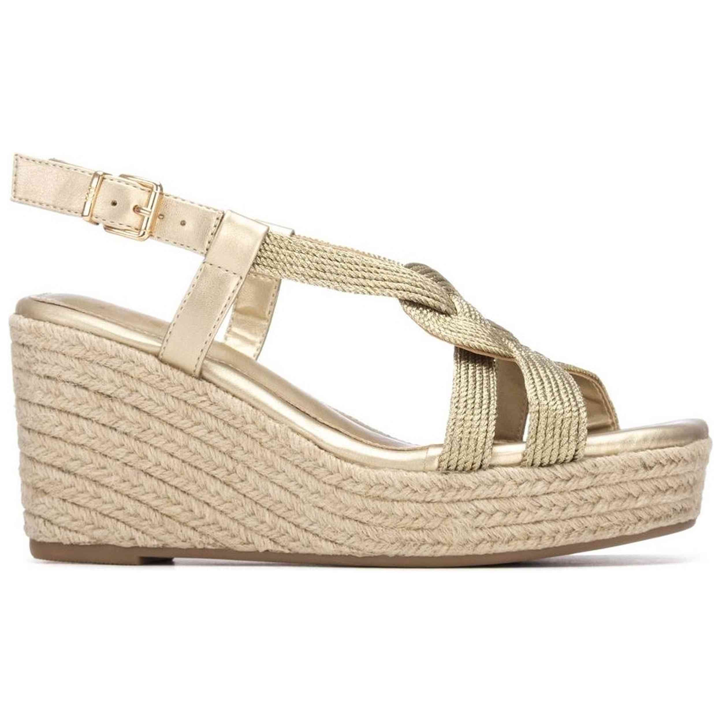 Sandalias Xti modelo Sandalia Sra C. Oro en color Dorado