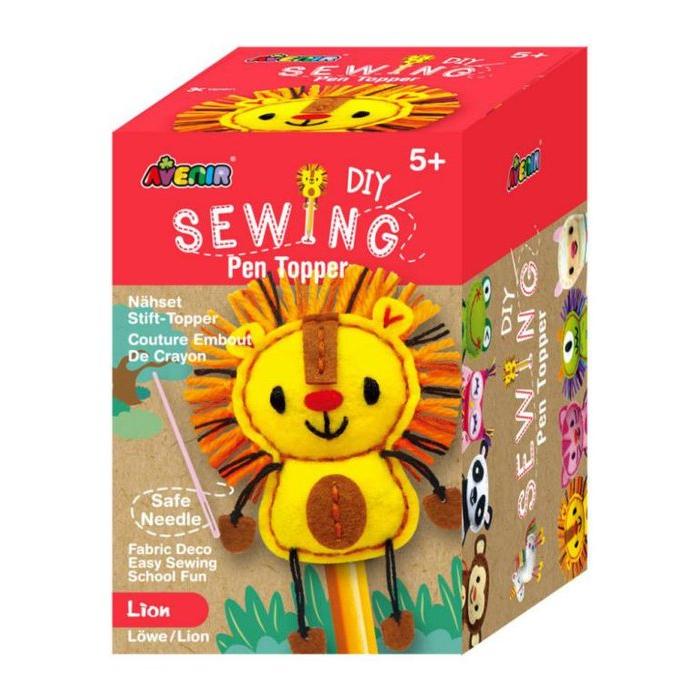AVENIR SET COSTURA ACCESORIO BOLIGRAFO LEON AVENIR JUEGOS 6x6x9 Cms.