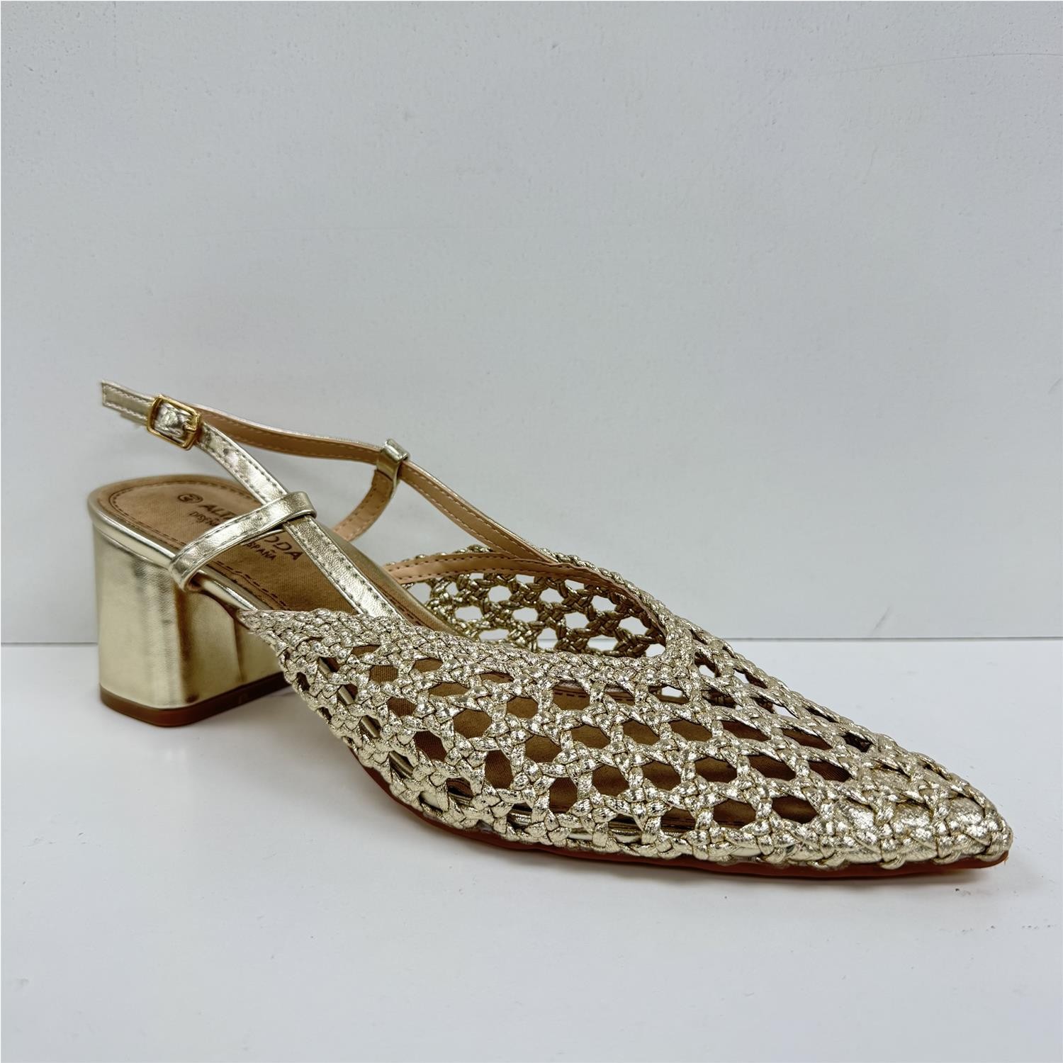 Zapato Tiras Trenzadas Oro