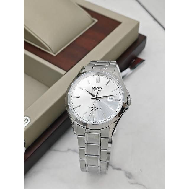 Reloj Casio Para Hombre MTS-115D-7A Cristal Zafiro Correa Acero 47 × 41,3 × 8,8 mm