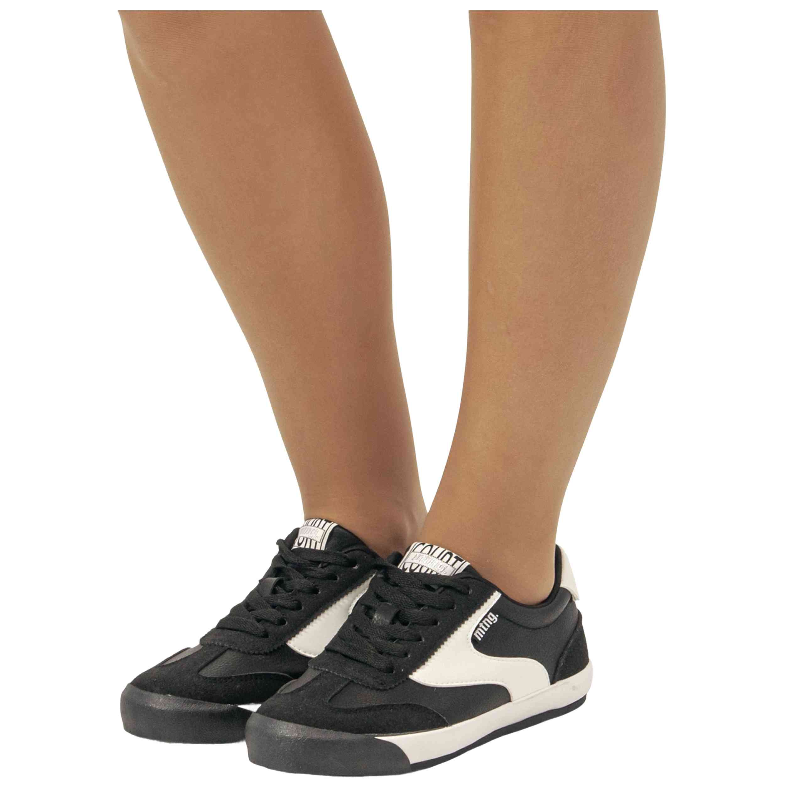 Zapatillas Mustang modelo 10225-821468 para Mujer en color Negro