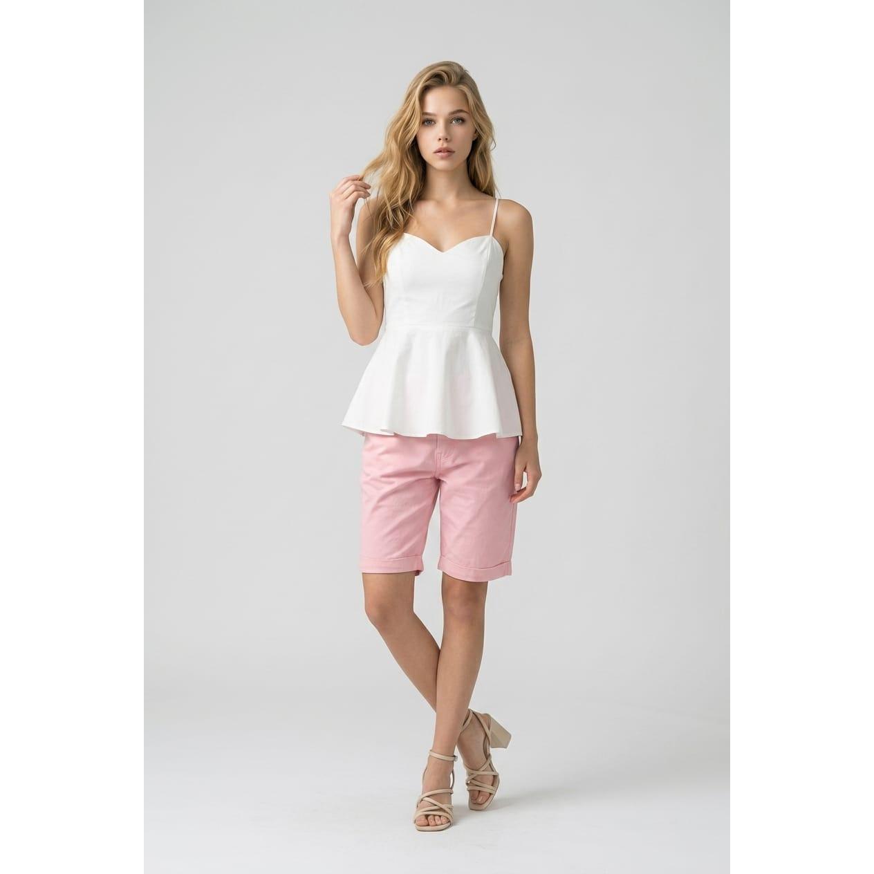 Bermuda estilo chino para mujer con bolsillos, vuelta en el bajo y algodón 100%. Cómoda, versátil y perfecta para looks casuales- REF: 724011025