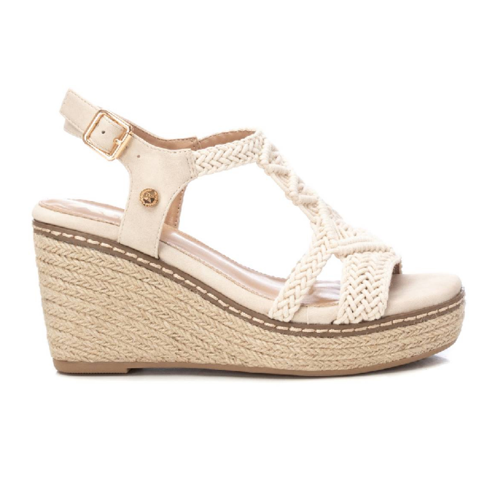 Shoes Sandalias marca Xti para mujer en color beig