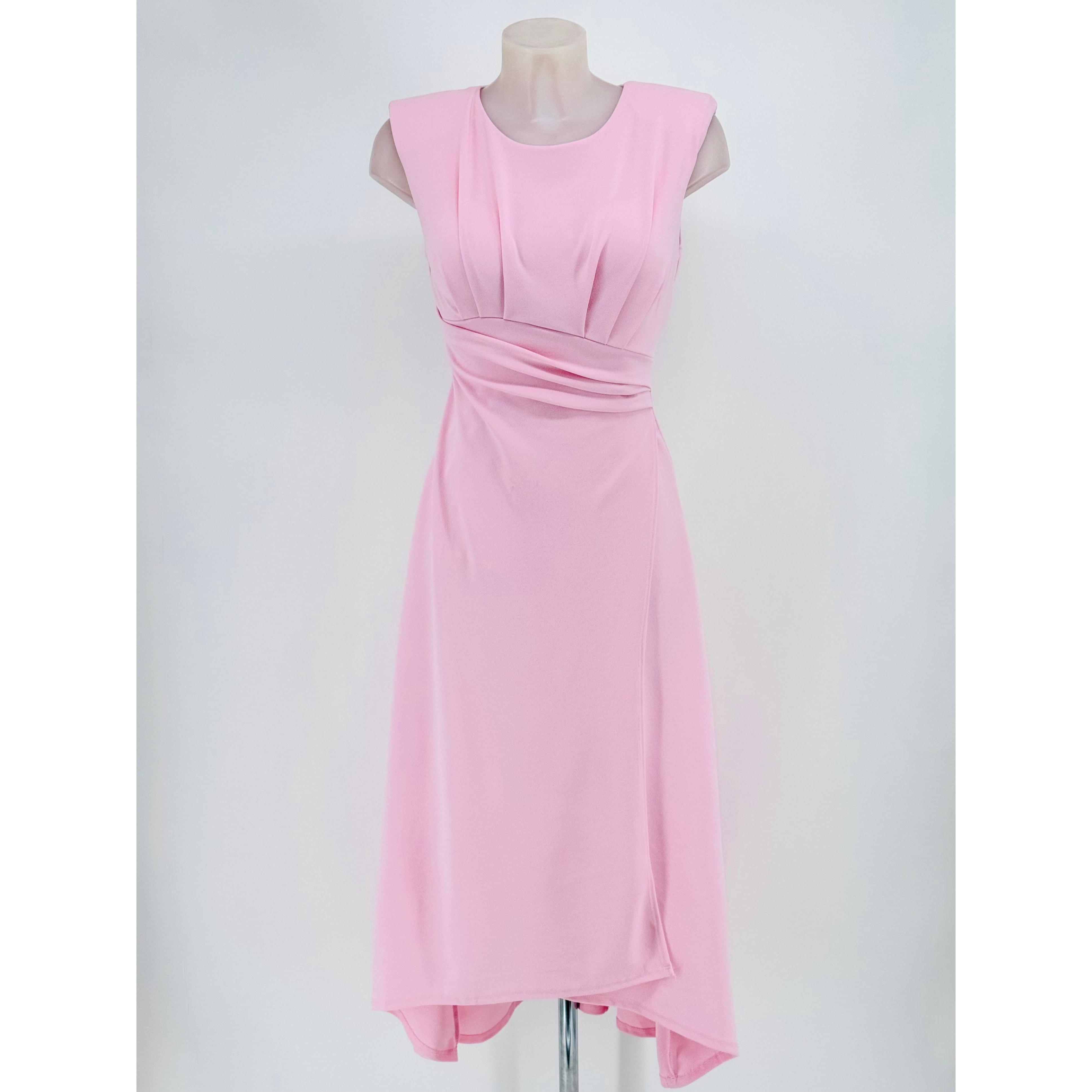 Vestido midi elegante con escote redondo, hombros estructurados y drapeado, falda asimétrica con abertura frontal. Confeccionado en scuba crep. Disponible en varios colores y tallas S/M y L/XL.