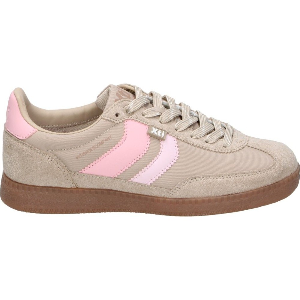 XTI | Zapatillas Planas XTI para Mujer – Deportiva Casual en Color Beige con Detalles en Rosa – Sneakers con Cordones Decorativos – Slip On – Cómodas y Versátiles – Moda – Modelo 145052