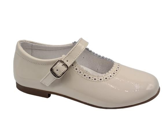 Andanines - Merceditas de charol para niñas modelo 152846 con cierre de hebilla, elegantes y formales en beige, rojo o salinas, ideal para ocasiones especiales y eventos infantiles