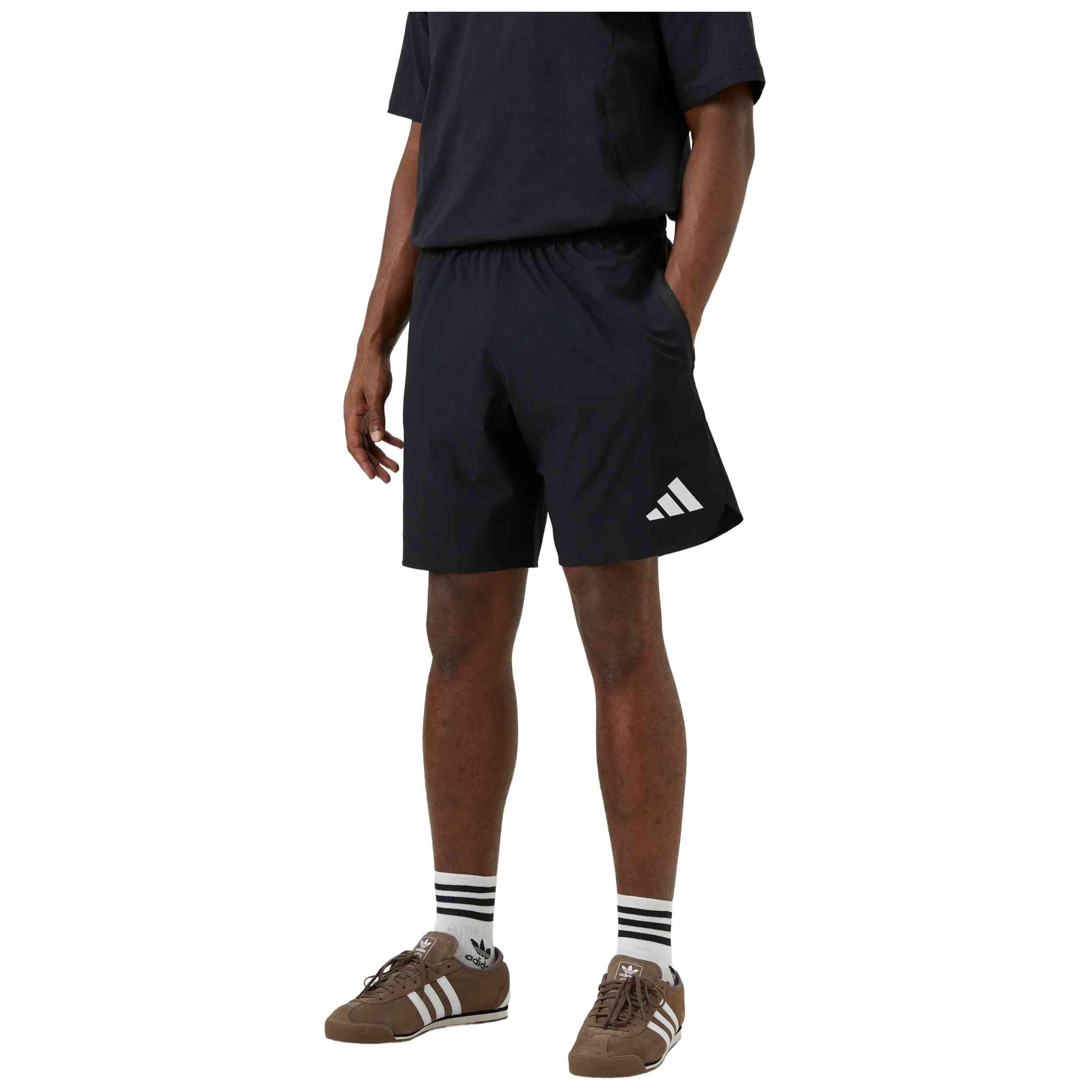 Pantalon Corto Adidas modelo Germany Tiro Travel para hombre y mujer en color Negro