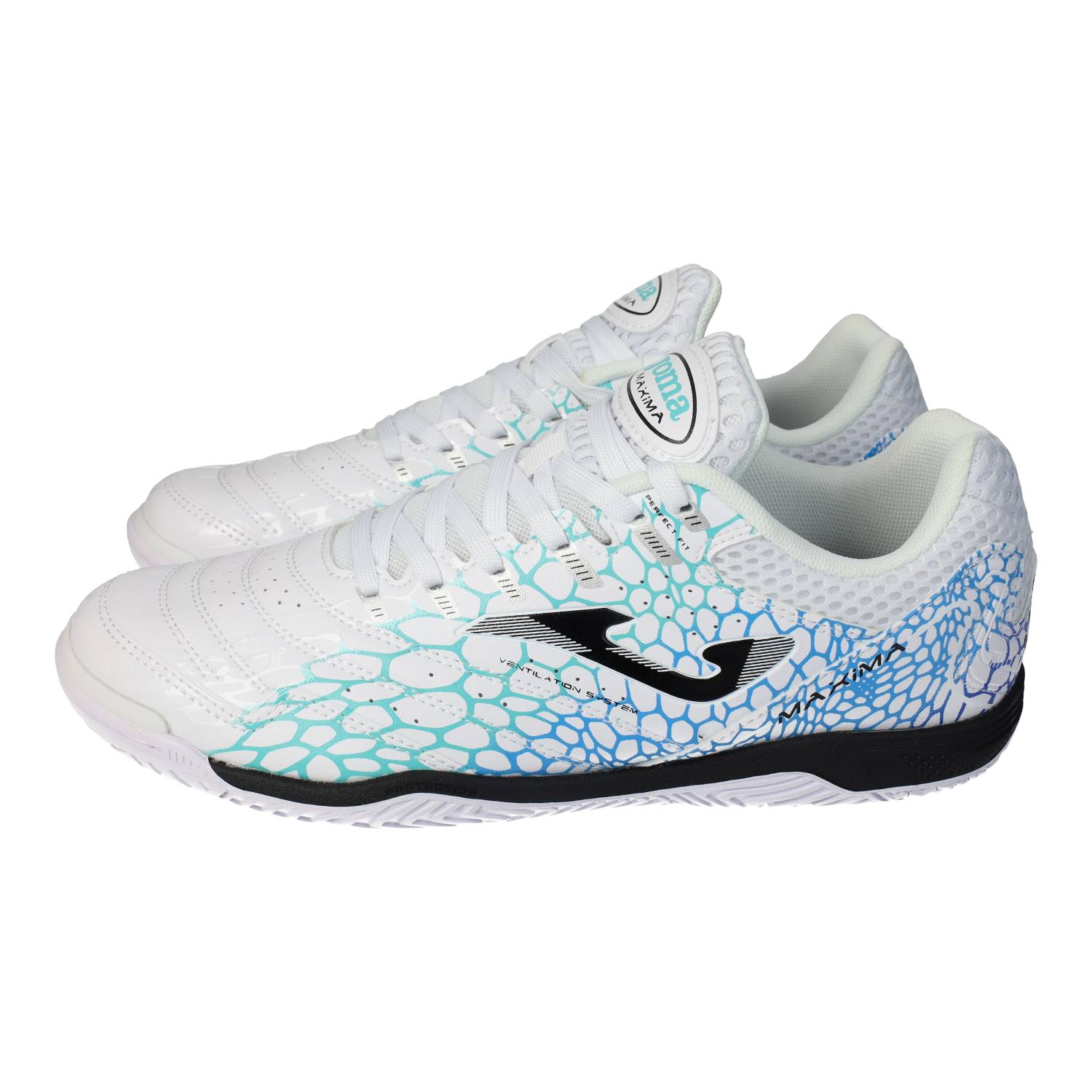 Deportivos marca JOMA para hombre en color blanco. Deportivas para hombres, ideales para jugar al fútbol, sistema de ventilación, hechas por JOMA