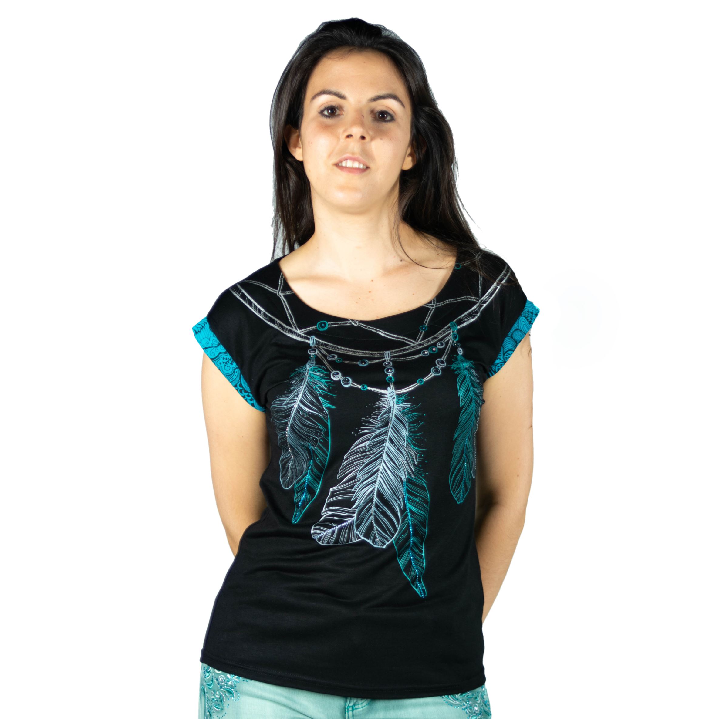 Koroshi - Top mujer manga corta estampado plumas atrapasueños con aplicaciones de cristal y piedras, 100% viscosa fluida para looks casuales femeninos