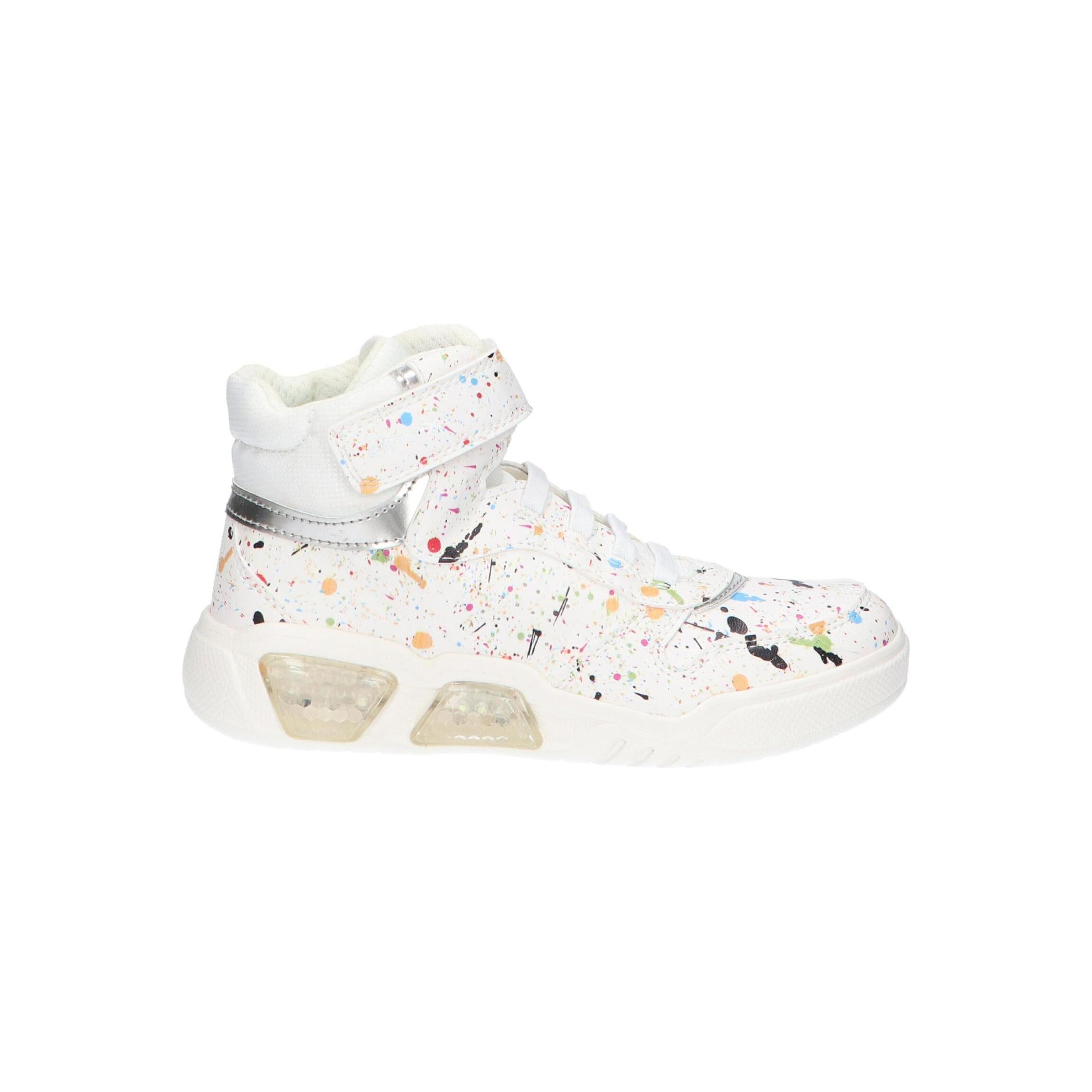 Geox girls' casual sneakers in white, made of synthetic leather with a textile lining, closed toe design for autumn-winter, comfortable girl sneakers perfect for everyday wear, ideal for sports activities and play.