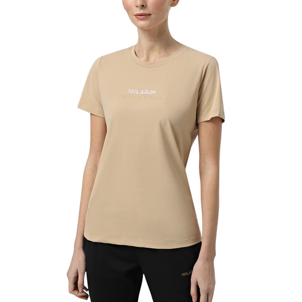 Camiseta de Mujer Larum Astrid - Ligera y cómoda, es ideal para practicar deporte y actividades al aire libre