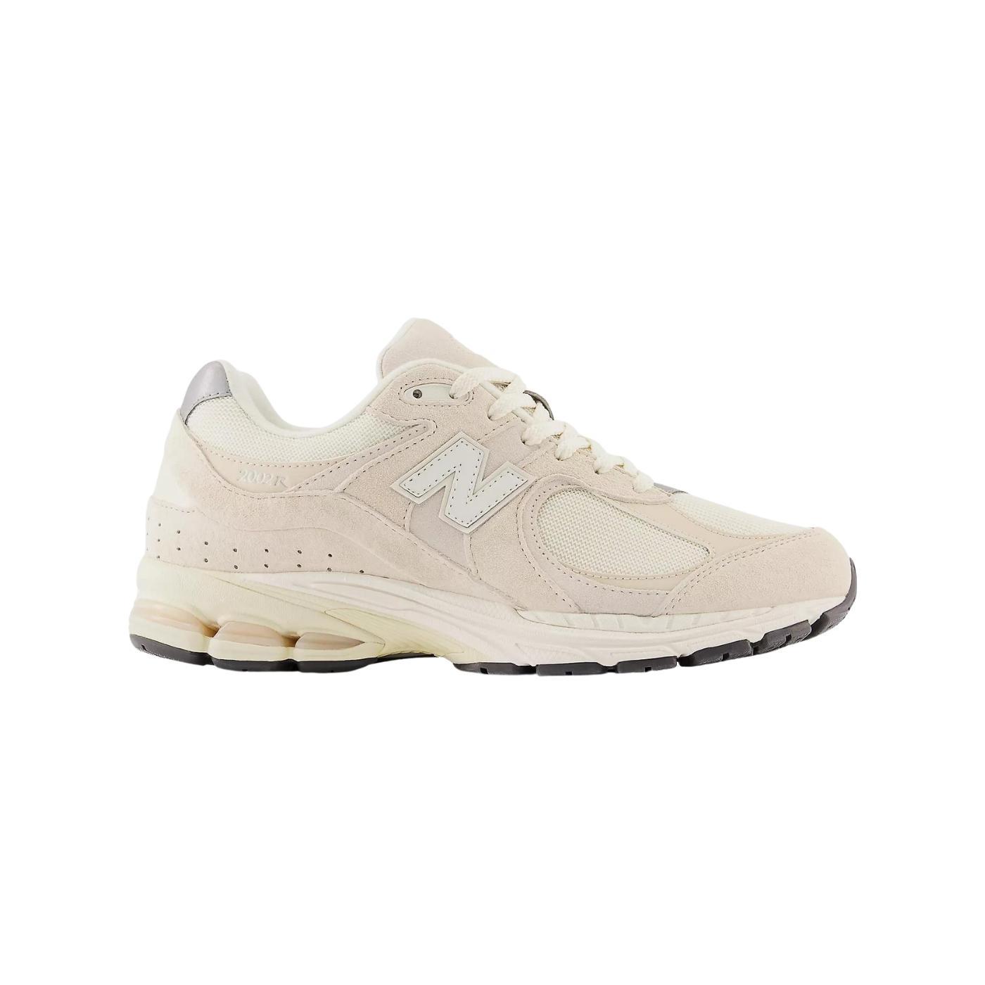 Zapatillas new balance m2002rcc beige de mujer.