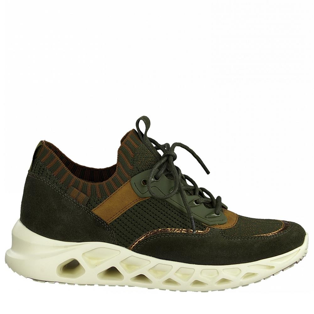 Cómoda  Deportiva mujer 23706 de Jana en suave tejido kaki, refuerzos en piel. Cuello tipo calcetín. Cómoda cuña pet reciclada con perforaciones flexibe y ligera. Altura Tacón bajo (1-3 cm) Referencia 23706-27-735