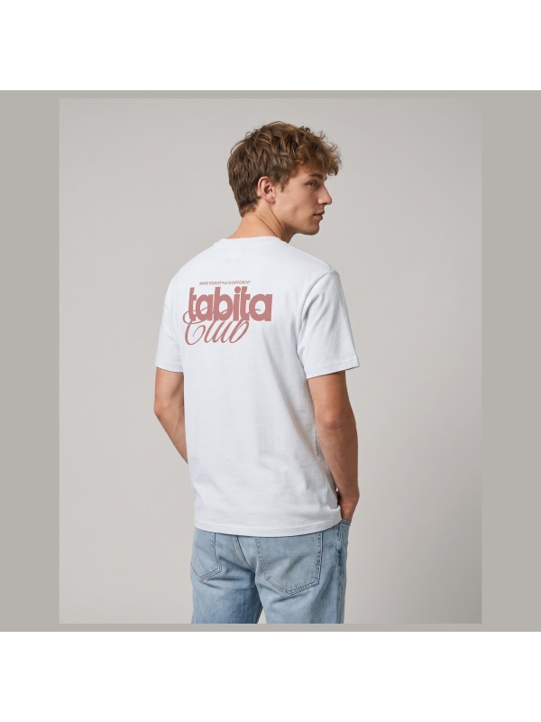 Camiseta manga corta Club Blue Soul en algodón orgánico GOTS certificado (180 g/m²), color azul celeste luminoso, diseño exclusivo con firma Tabita Club en la espalda TABITA