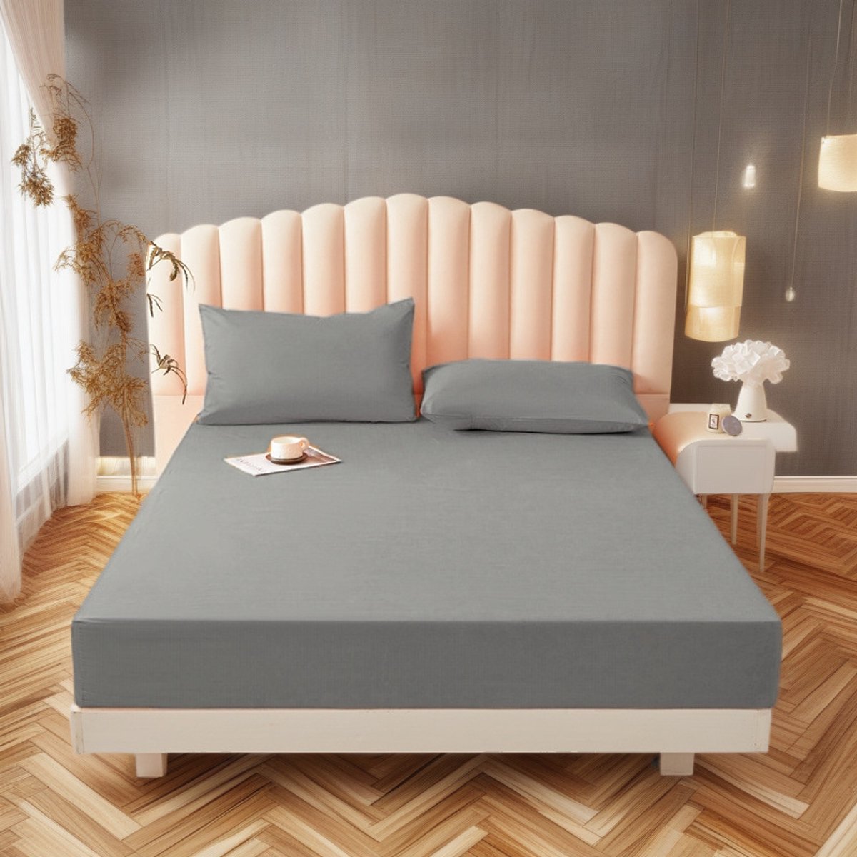 Een hoeslakenset (met twee kussenslopen van 50x75 cm), gemaakt van polyester microvezel, geschikt voor matrassen tot 30 cm dik, 150x200x30cm, lichtgrijs