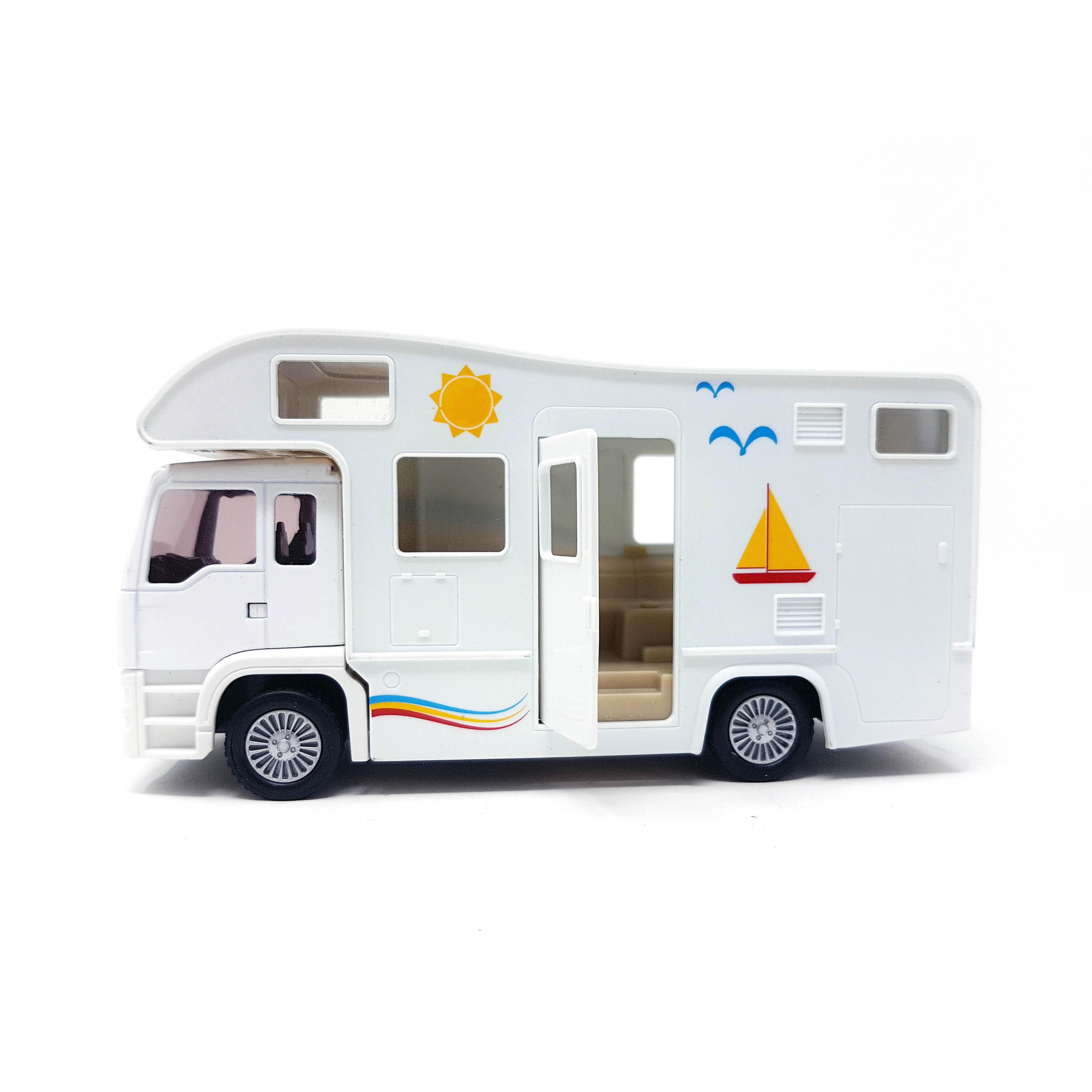 Caravana metálica y plástico, ruedas libres, puerta abatible, no recomendado para menores de 3 años. PLAYJOCS GT-3738