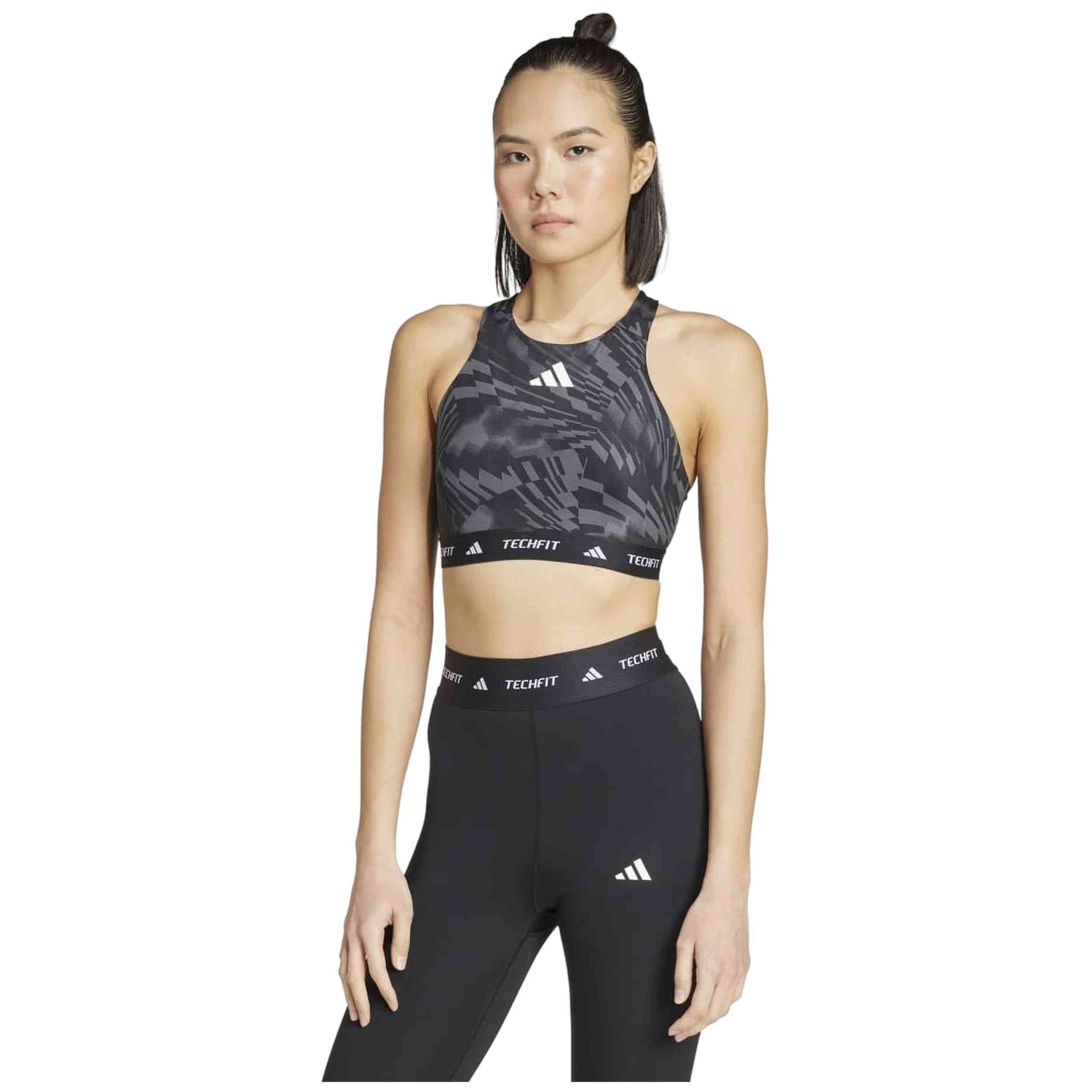 Top Adidas modelo Techfit