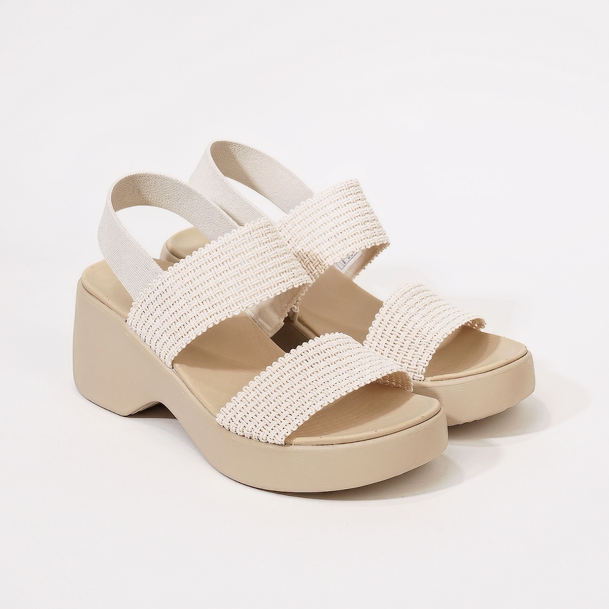 Sandalias Skechers modelo 119413 en color Beige