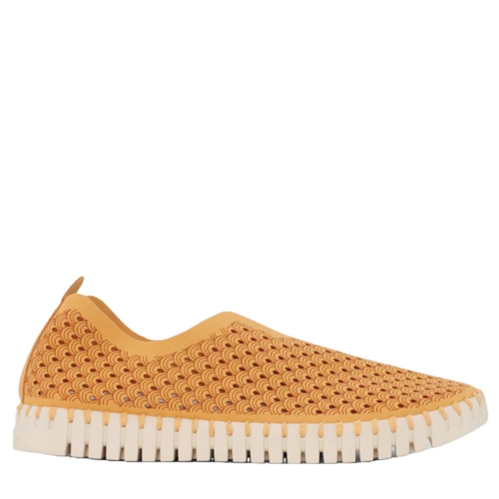 Cómoda  Deportiva mujer Ilse JacobsenTULIP 3275 en fresaca microfibra reciclada perforada safrán. Cómoda y original suela flexible cosida a la microfibra Altura Tacón bajo (1-3 cm) Referencia