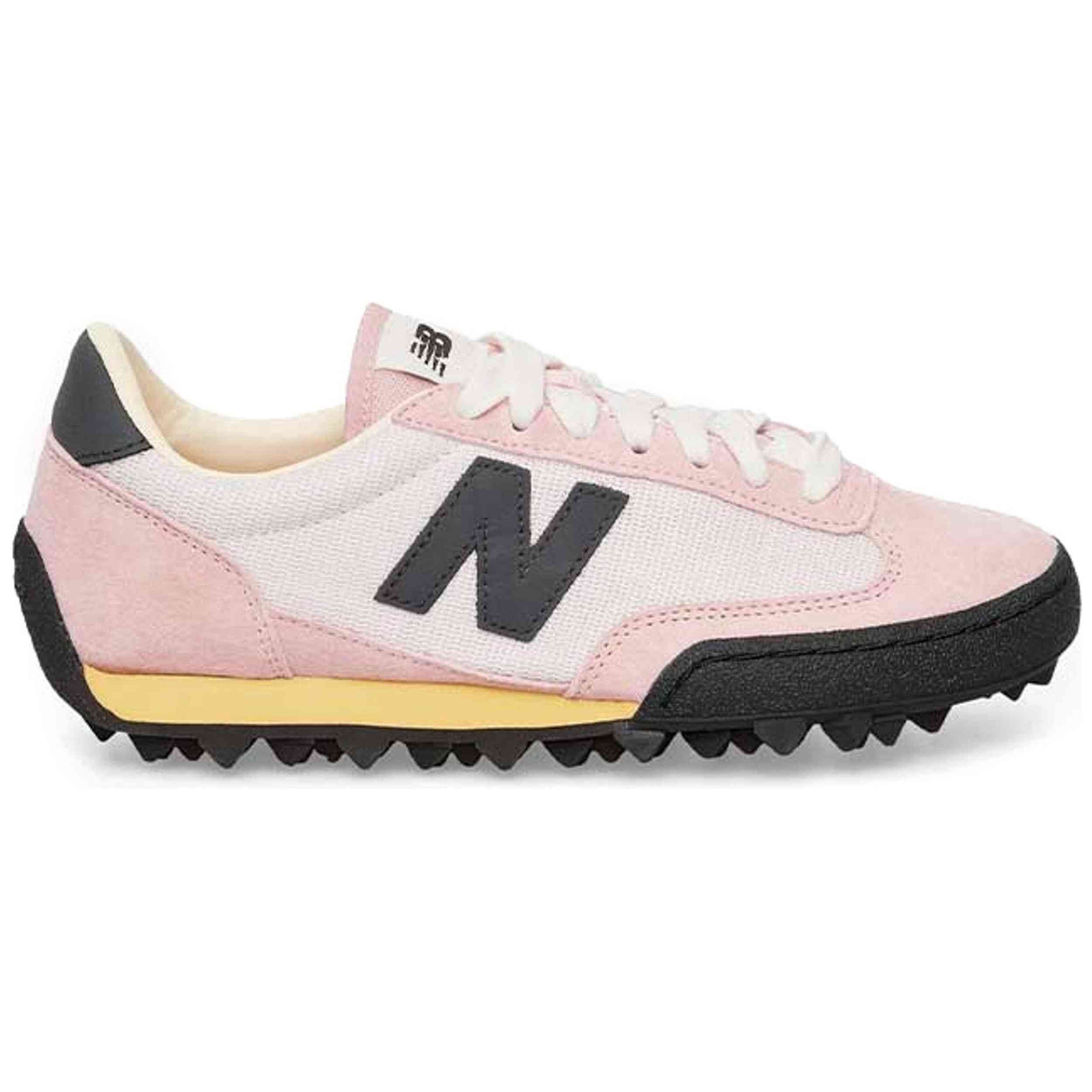 Zapatillas New Balance modelo UGTR2B7 para Mujer en color Rosa claro