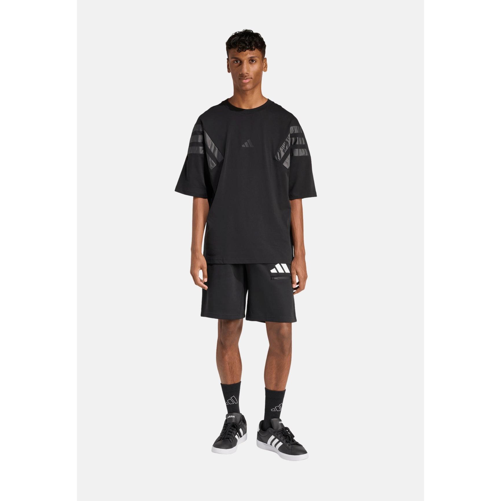 Adidas Pantalón corto modelo JZ9394 en color Negro