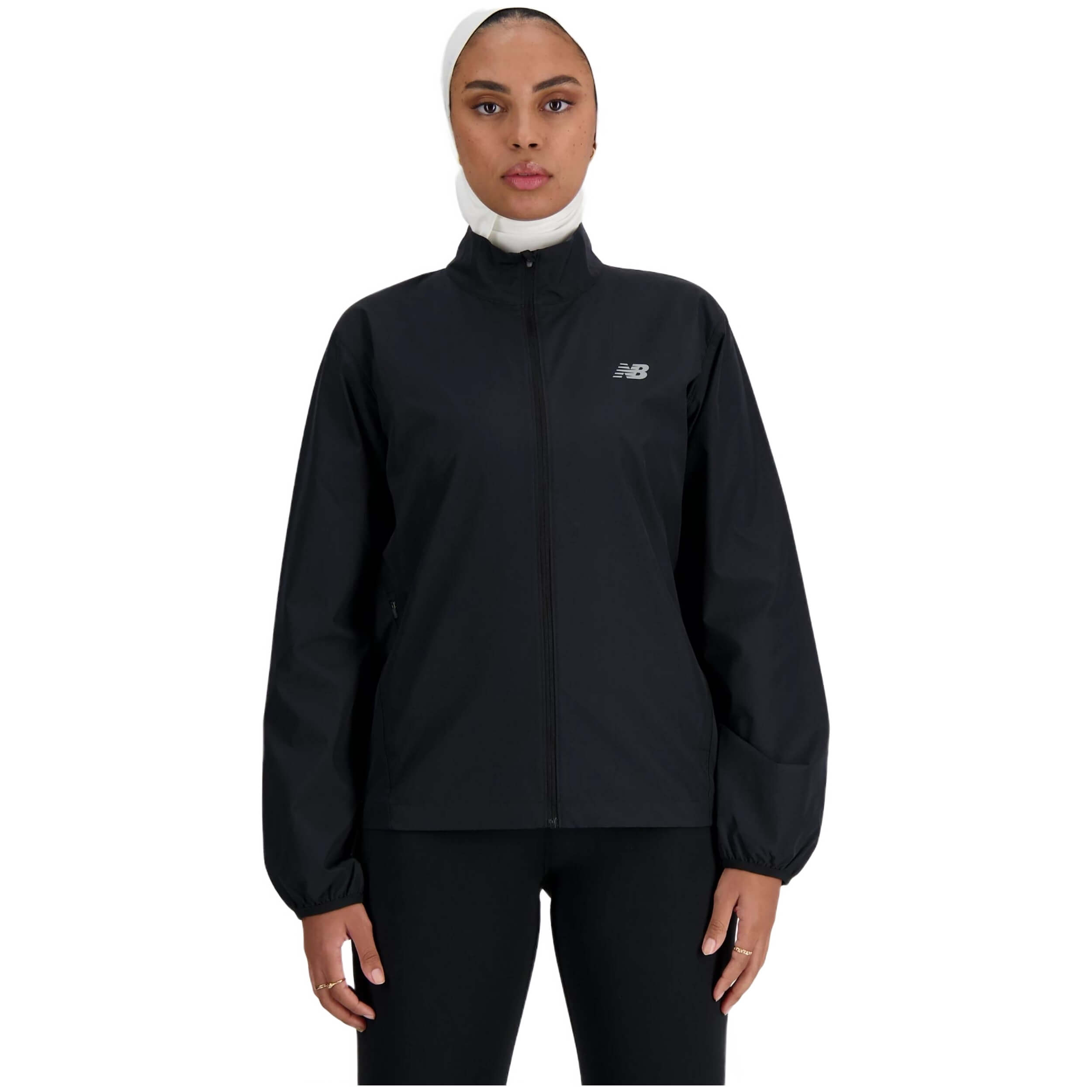 Chaquetas New Balance modelo WJ41243BK para Mujer en color Negro