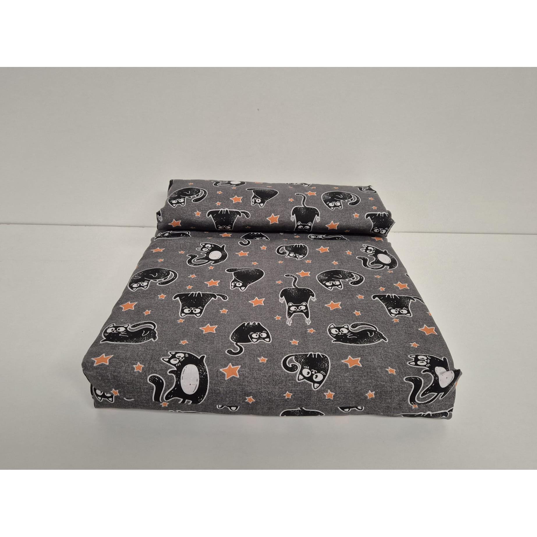 Cojin para mascota con almohada. Desenfundable y lavable. Tamaño Pequeño. 4 estampados. Fabricado en España