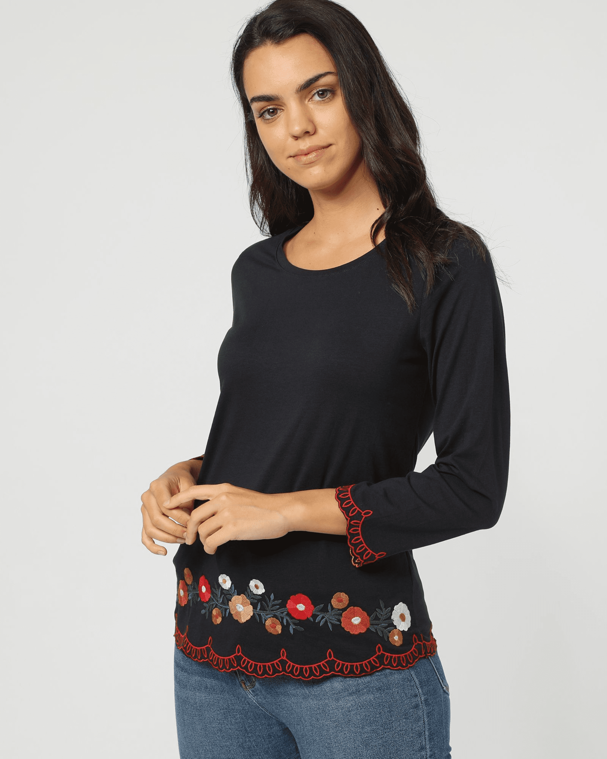 Blusa manga larga bordado floral moderno casual - Negro