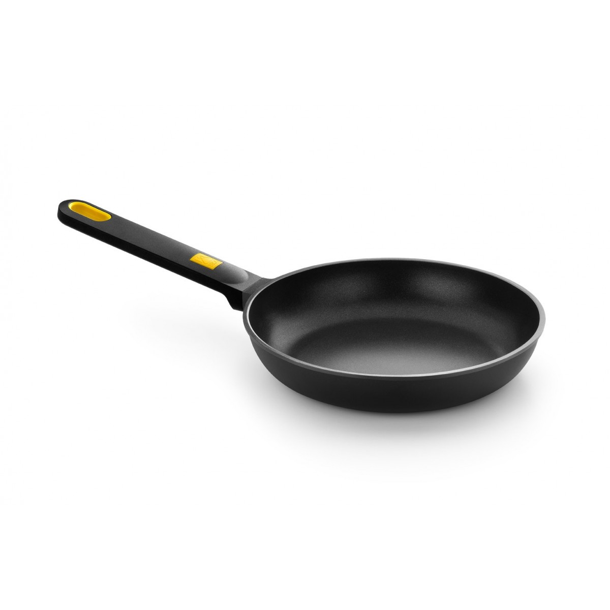 Bra - Sartén Daily Pro, De 18 a 30 cm, Para Uso Diario, Superficie Ultra Resistente, Mango Baquelita, Aluminio Fundido