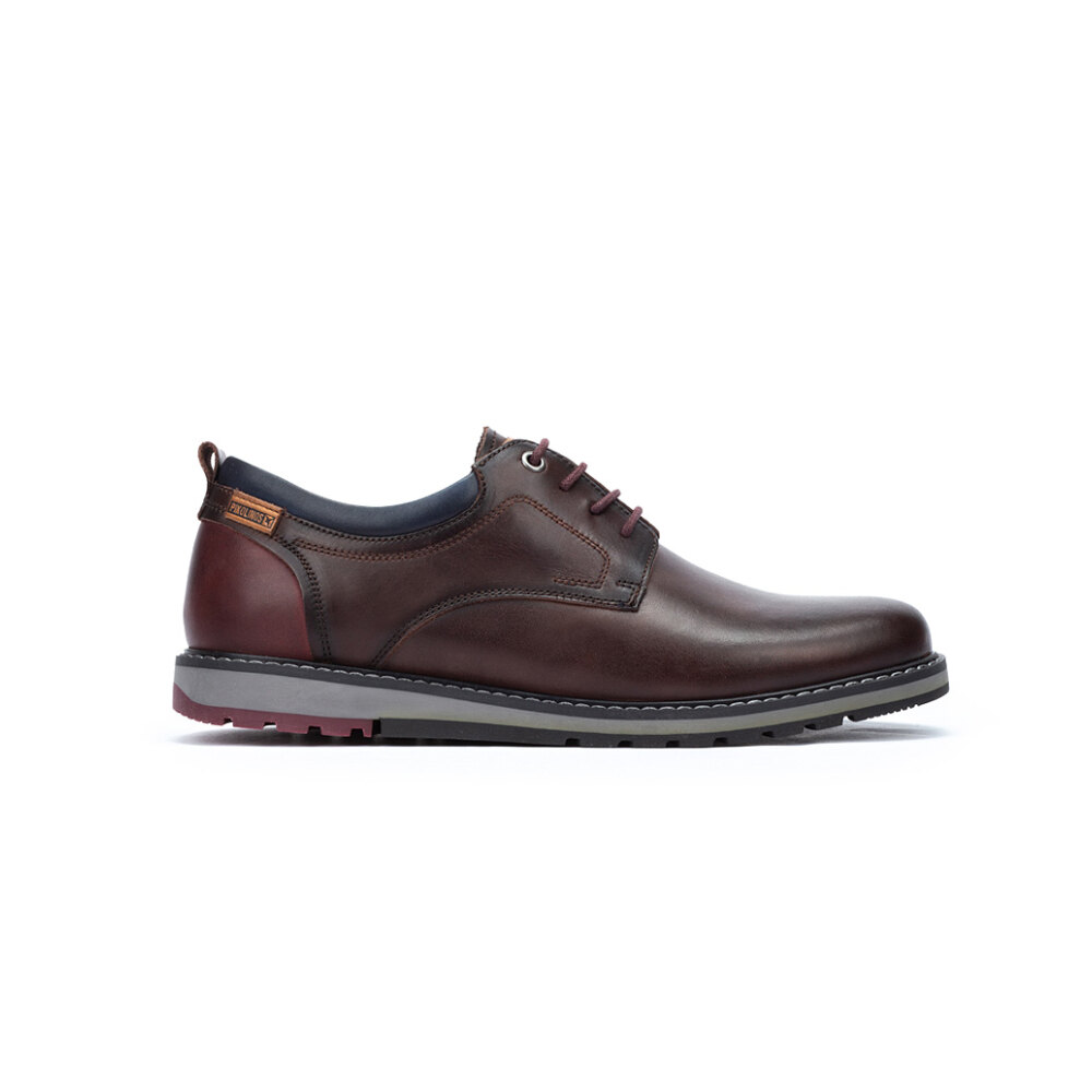 Zapatos Pikolinos modelo Berna M8J-4183 en color Marrón