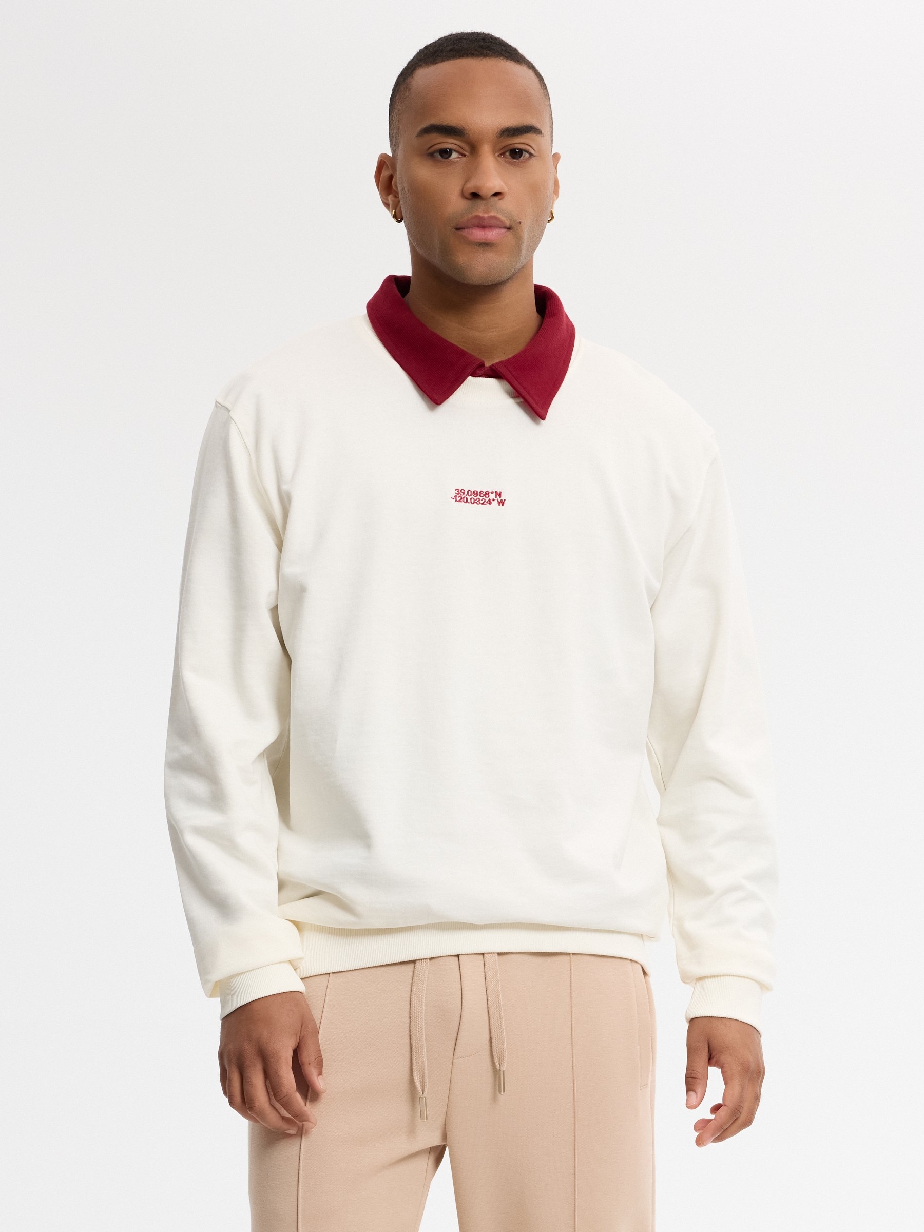 Sudadera oversize de felpa, cuello redondo y estampado de texto en el pecho; corte amplio y cómodo 58 cm INSIDE