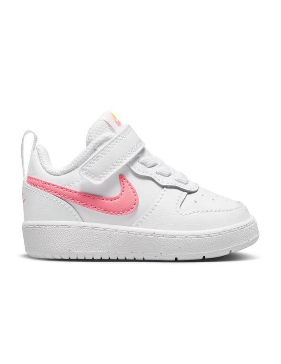 Zapatillas nike court borough blanco rosa de bebé.