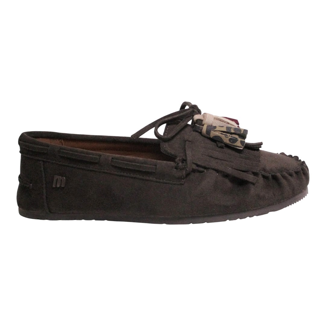 Mustang 56568 Moka. Mocasín para mujer con adorno en flecos