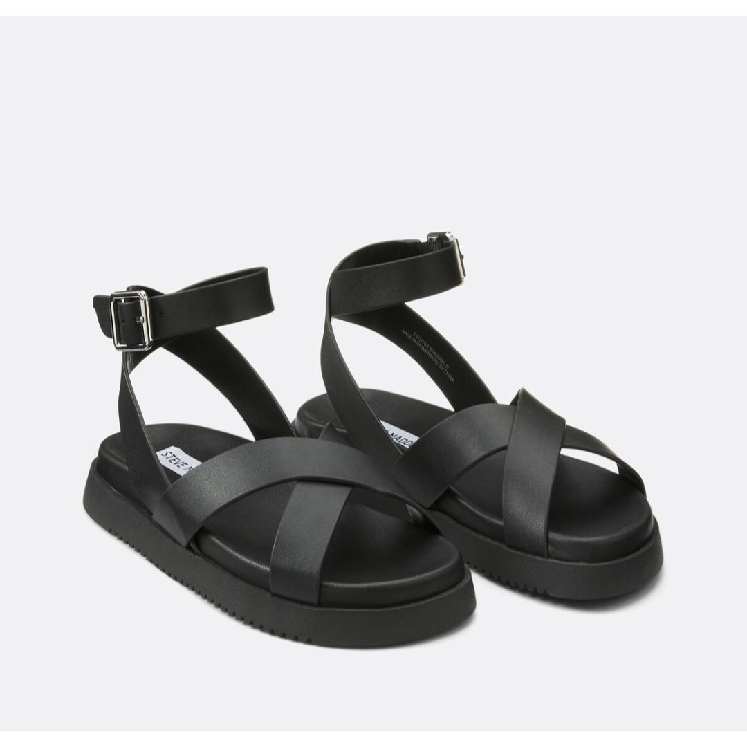 Steve Madden - Sandalias Mybestie para mujer en material sintético negro, suela de goma antideslizante y cierre con hebilla ajustable, estilo casual urbano