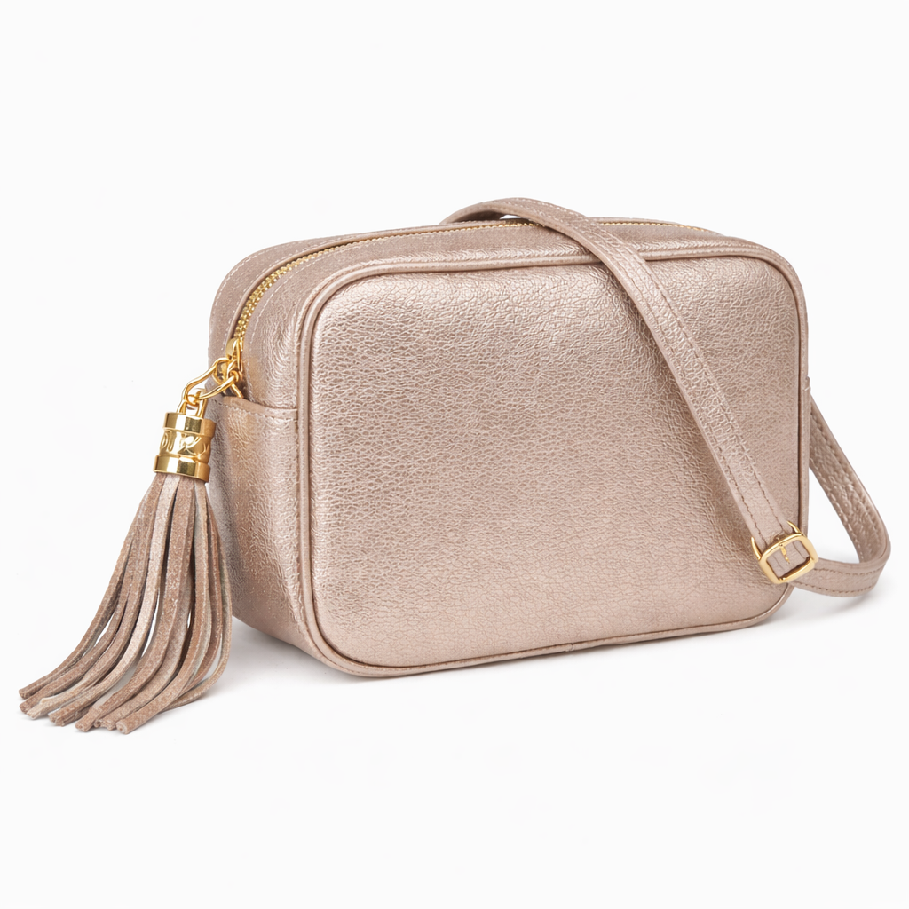 Bolso de hombro con borlas: diseño exquisito y compacto | Alexander Milano