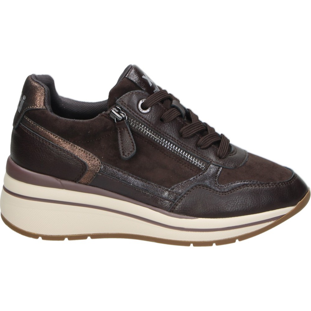 XTI | Zapato con Cuña XTI para Mujer – Zapato Casual en Color Marrón con Detalles – Zapato con Cordones y Cremallera – Cuña Media y Cómoda – Versátiles – Modelo 146169