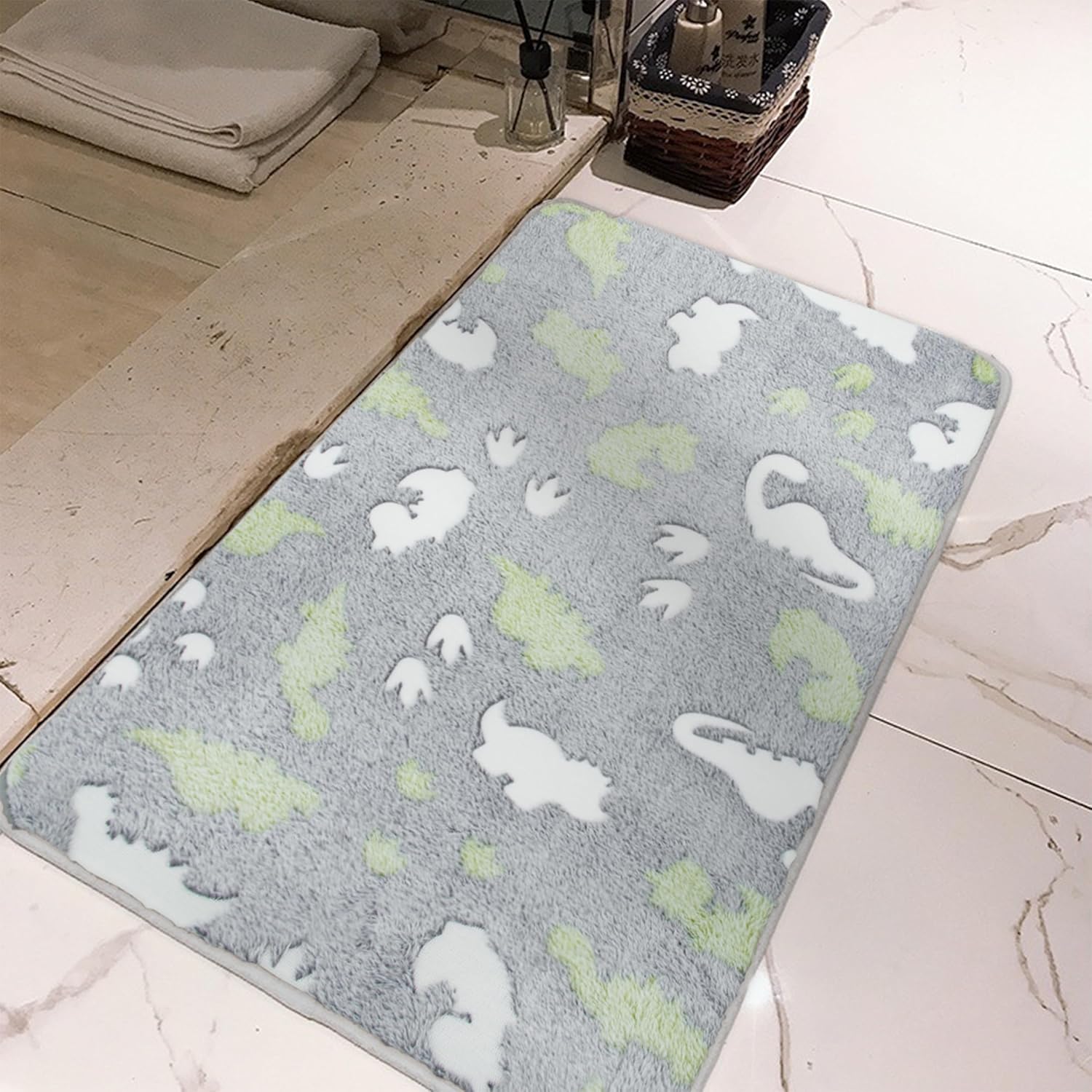 C.A | Alfombra Luminosa Brilla en la Oscuridad | Diseño Pegaso Lila | Antideslizante y Decorativa | Ideal para Baño, Habitación y Hogar