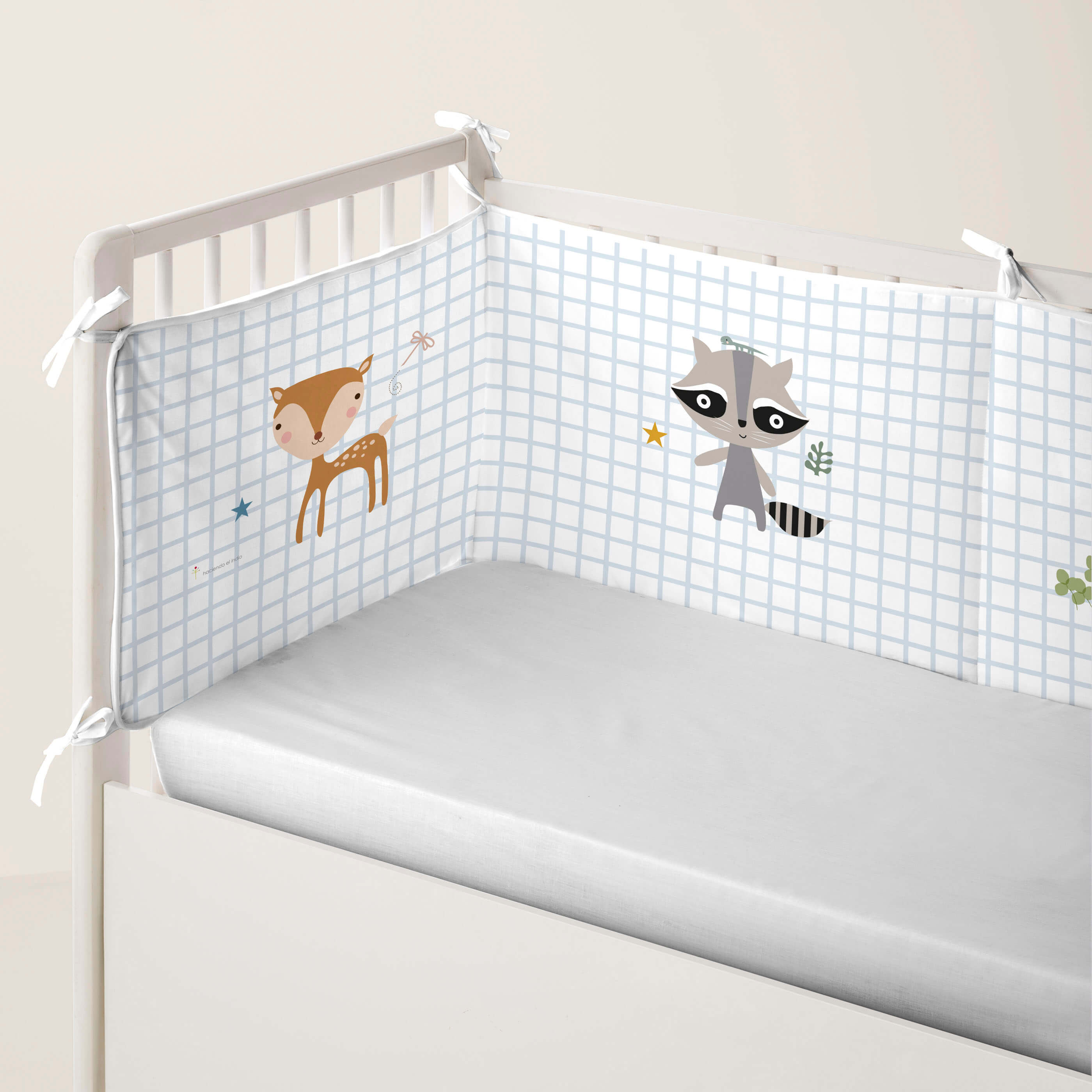HACIENDO EL INDIO - Protector de Cuna Chichonera 100% Algodón - Protector Acolchado Antigolpes con Cintas de Sujeción - Medida 60x60x60+40 cm - 32 Modelos - Fabricado en España