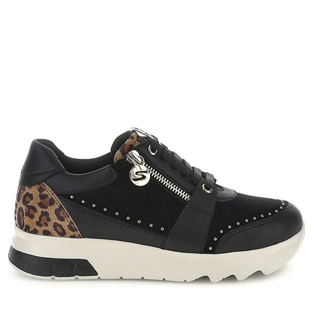 Cómoda  Cómoda y elegante zapatilla mujer de Stonefly SPOCK-47 suave nubuck negro y detalles pedrería. Ajuste cremallera. Ligera cuña con tecnología BLUSOFT amortiguadora Altura Tacón bajo (3-5 cm) Referencia 223124-ASG