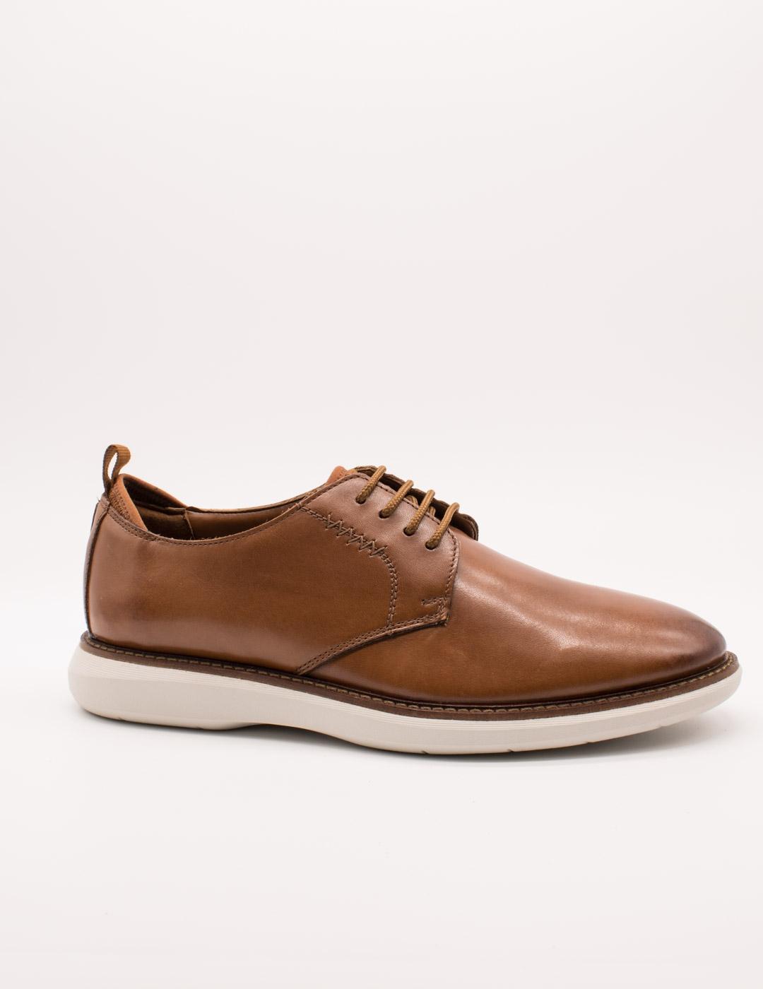 Zapato Clarks Brantin Low Dark Tan Leather de hombre.