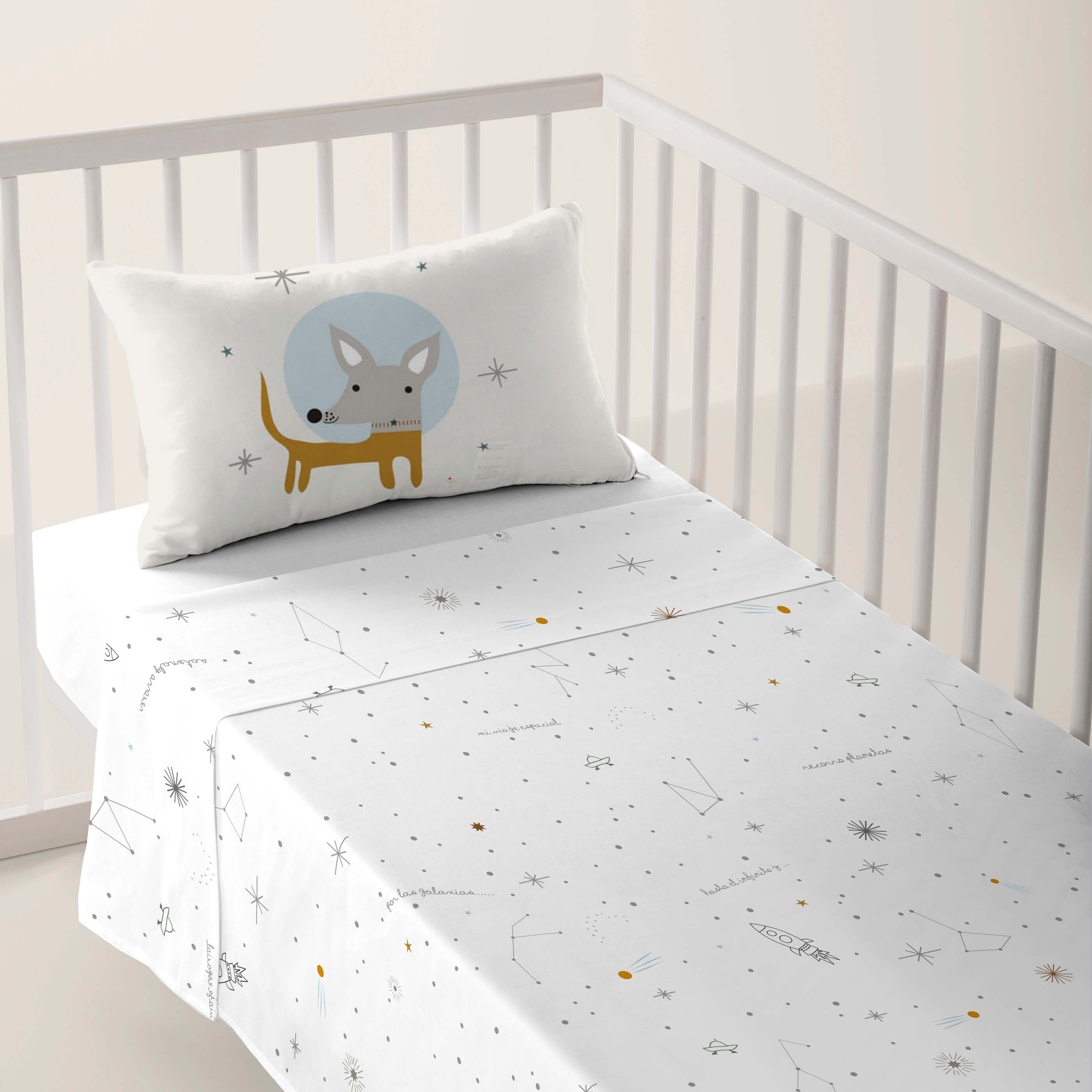 HACIENDO EL INDIO - Juego de Sábanas Cuna Estampado 100% Algodón - Juego de 2 Piezas Incluye Sábana Encimera y 1 Funda de Almohada - 100x130/120x180 cm - 27 Modelos Disponibles - Fabricado en España