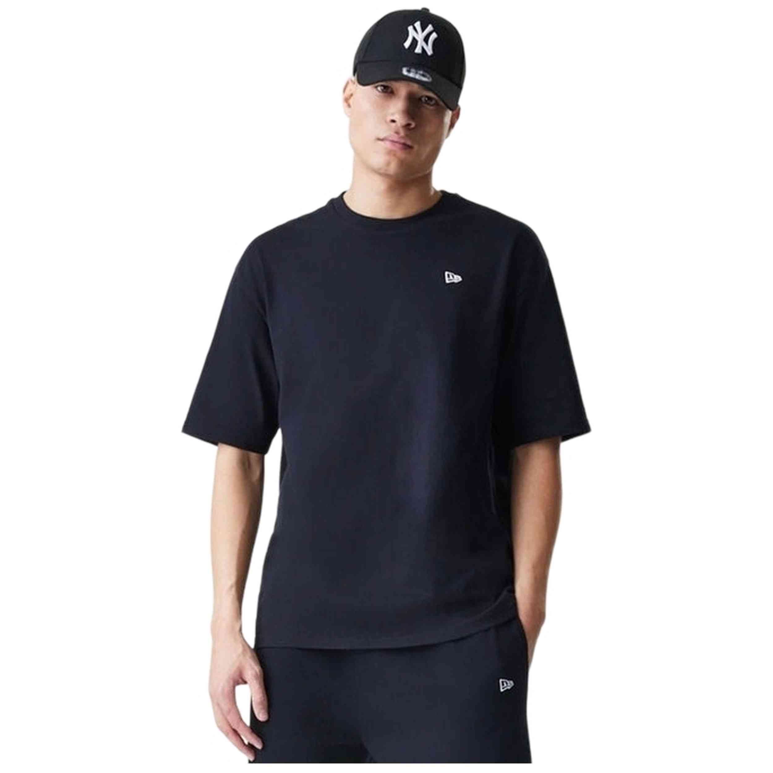 Camiseta De Manga Corta New Era modelo 6075236309 para hombre y mujer en color Negro