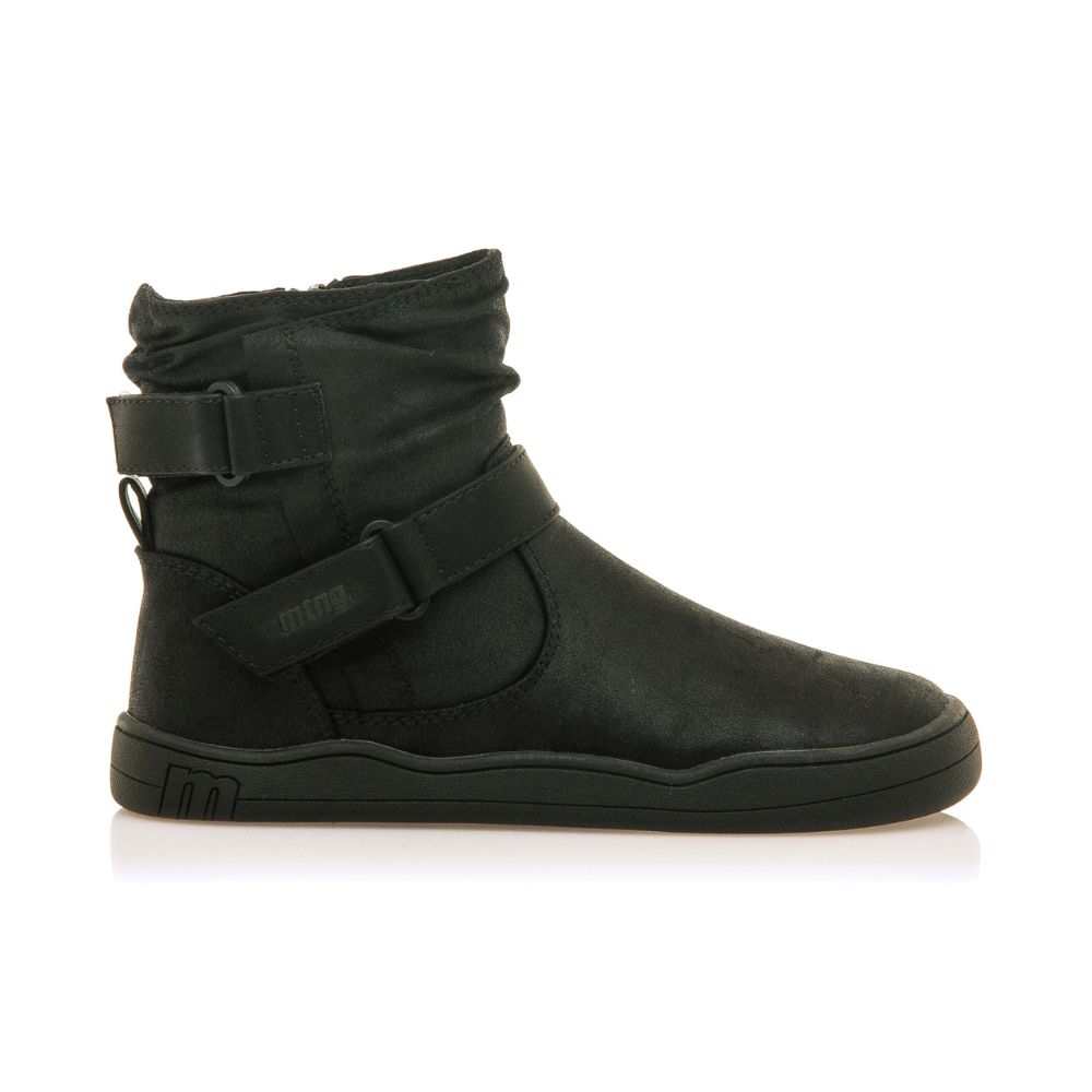 Botas marca Mustang modelo 48950 para niña en color negro