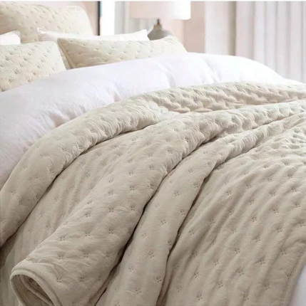 Colcha Bouti Soft Color Blanco Liso con Rellenos Acolchado para Vestir la Cama Todo el Año