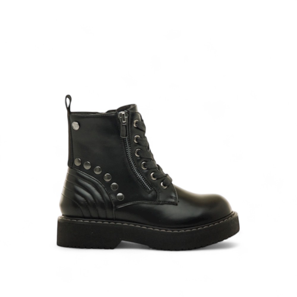 Botas Mustang modelo 49337 en color Negro