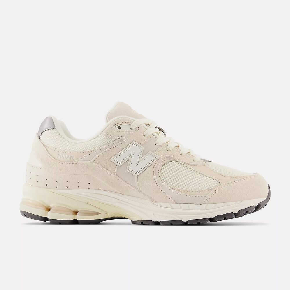 Zapatillas New Balance 2002 Beige Calm taupe con angora y silver metalic