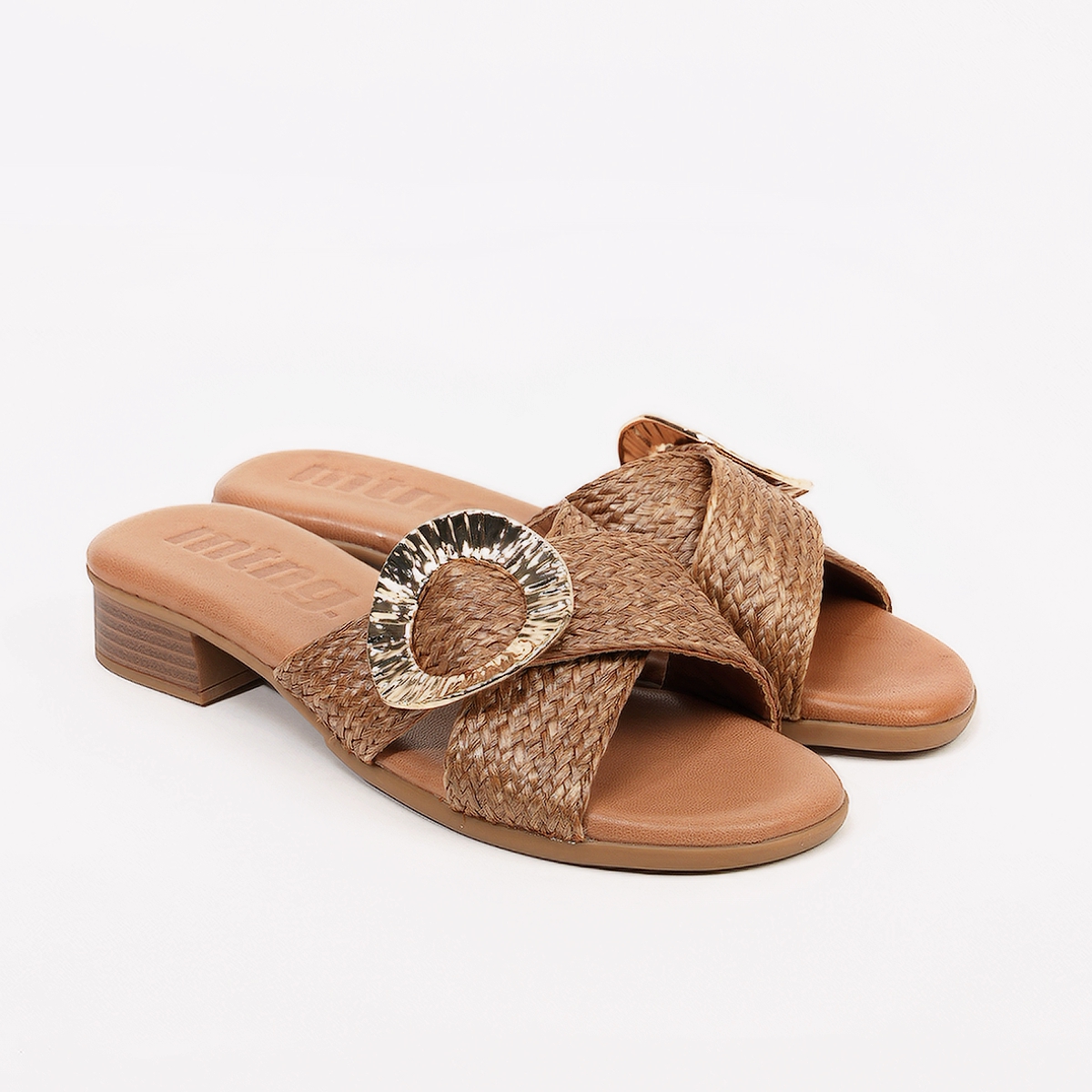 Sandalias Mustang modelo 55954 en color Cuero
