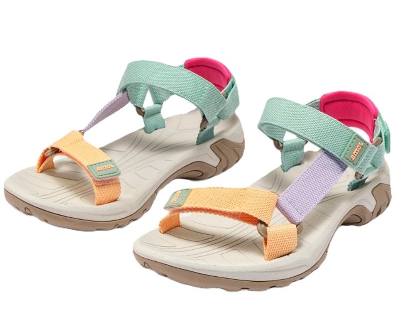 Sandalias marca JOMA para mujer en color multicolor. Calzado ajustable con cierre adherente, suela DURABILITY, cómodas para montaña, playa y piscina