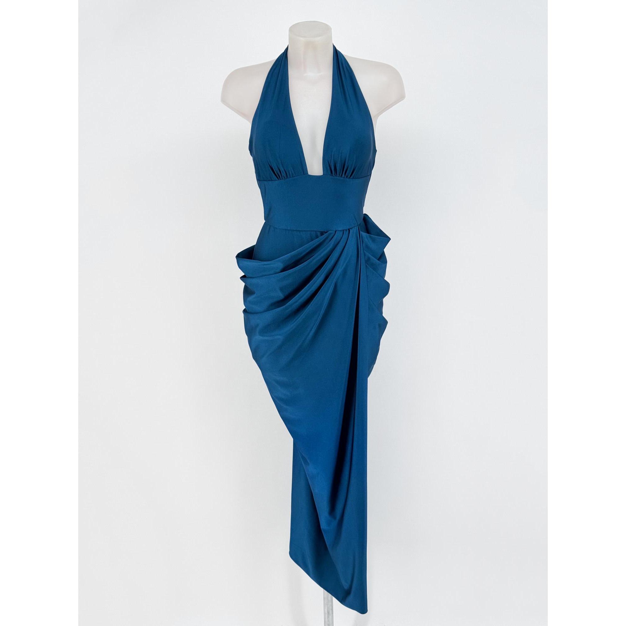 Vestido Largo de Fiesta e Invitada en tejido Elástico con Escote Halter Pronunciado, Drapeado Frontal Cruzado y Abertura Lateral. Vestido Elegante de Gala con Espalda Descubierta Corsetera Acojinada, Ideal para Bodas, Graduaciones y Eventos de Noche.