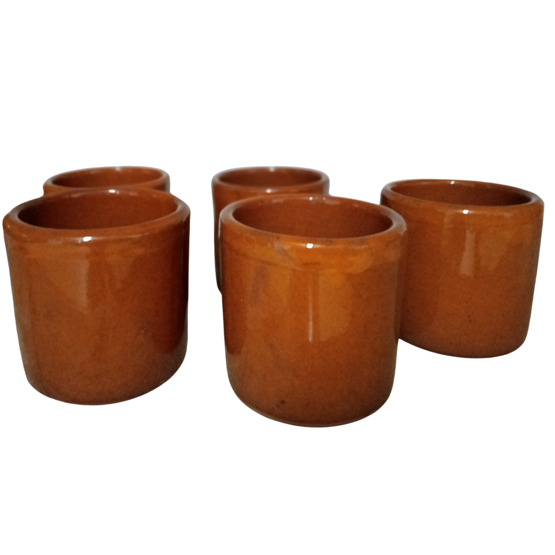 PACK DE 3 VASOS RÚSTICOS DE CERÁMICA ARTESANALES. Capacidad 285ml. Medidas 8 x 9 cm. De Biosa.